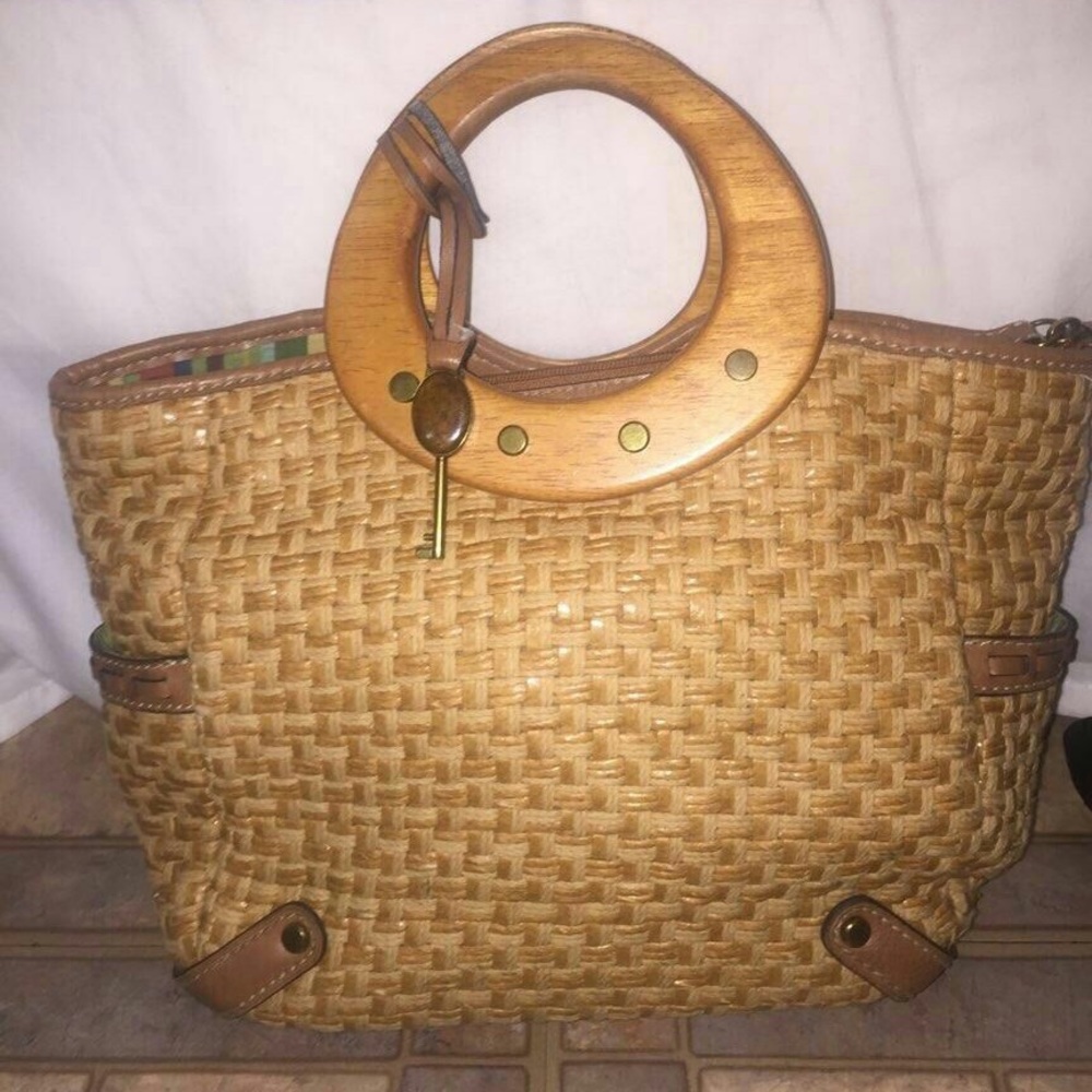 Great condition fossil handbag open to offers - Picture 1 of 6